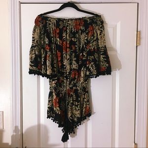 Gorgeous Floral NWT Flirty Romper Fall Trendy
